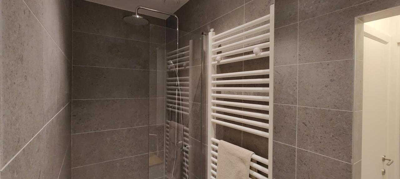 Centrum Luxe Appartement Ost 2 Plus 2 Остенде Екстериор снимка